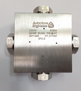 Medium Pressure Cross Connector 1/4 - SF250CX 15K