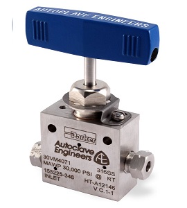 SM Series Needle Valve: Pressures to 20,000 psi (1379 bar)1 4 - 1/4 07 15SM 15,000 psi K